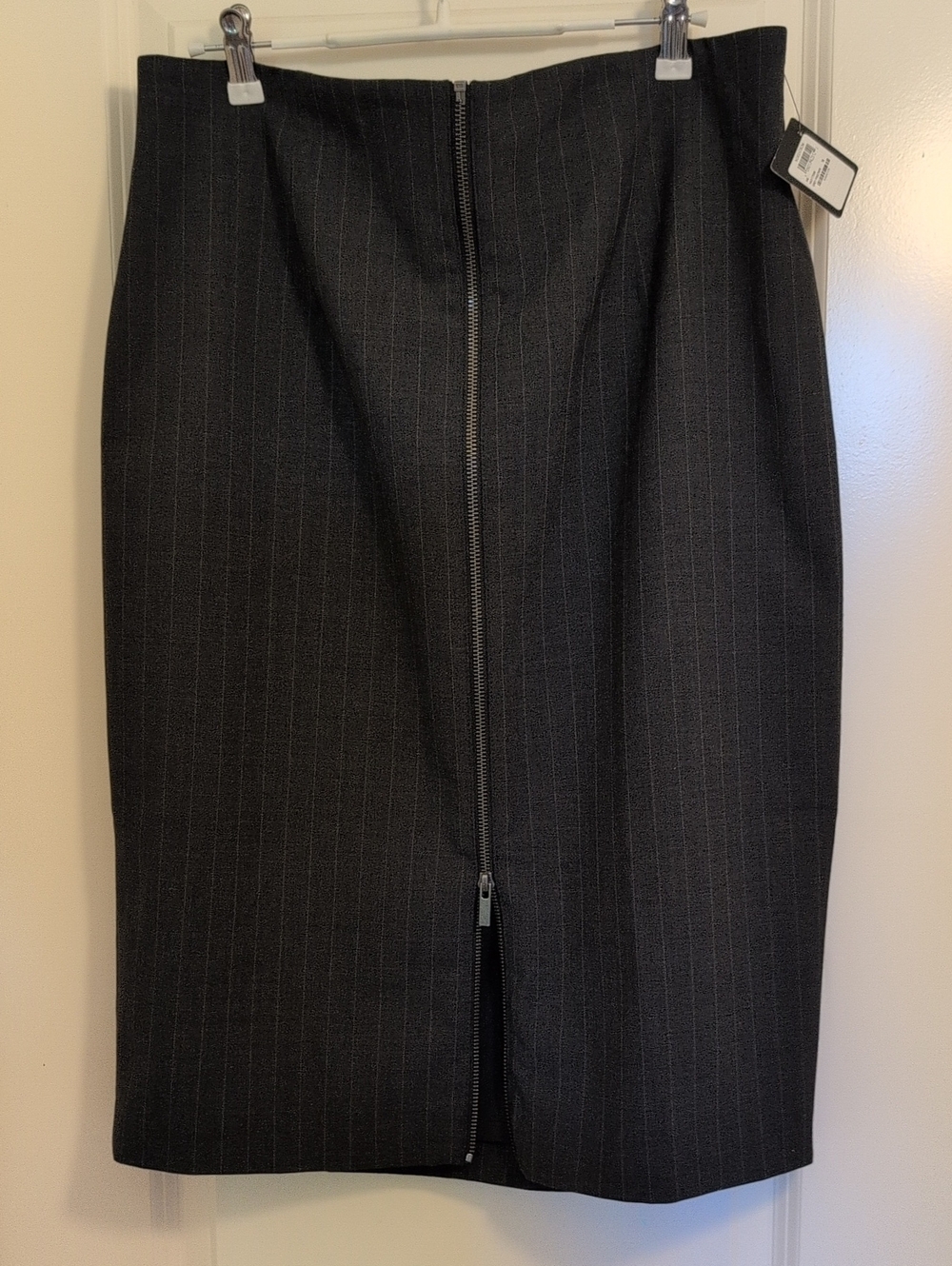 Nordstrom Brand Halogen Pencil Skirt, NEW, Functional Front Zip, Hidden Back Zip